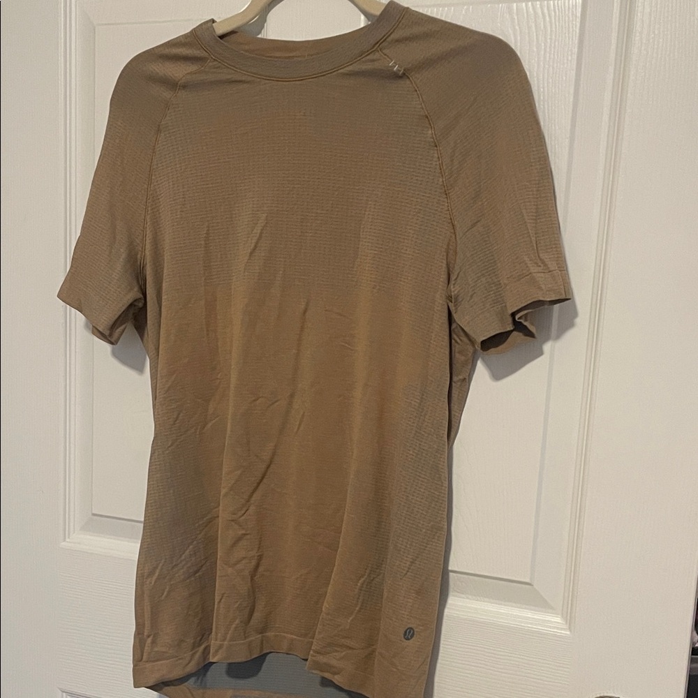 Lululemon Mens Workout Short Sleeve T-shirt small/medium
